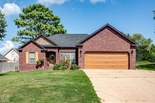 1112 Paragould Drive, Jonesboro, AR 72401
