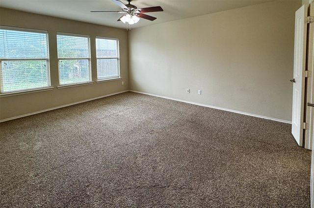 2016 Kings Forest Drive, Heartland, TX 75126
