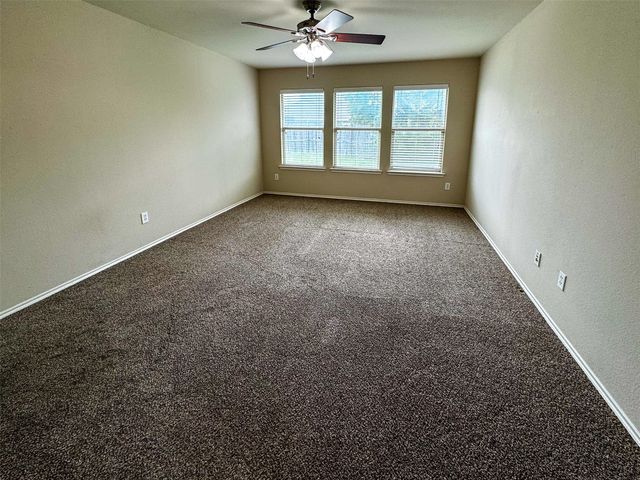 2016 Kings Forest Drive, Heartland, TX 75126
