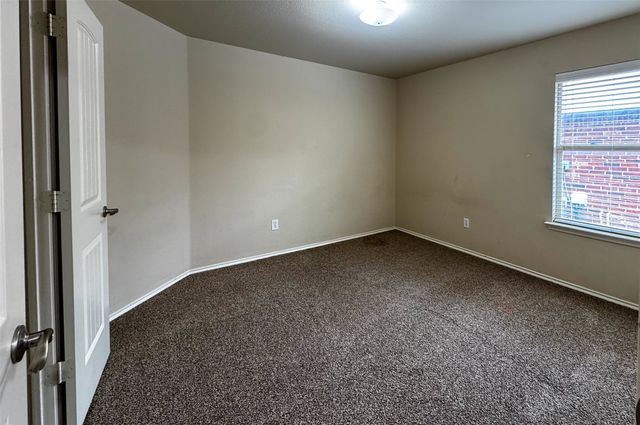 2016 Kings Forest Drive, Heartland, TX 75126