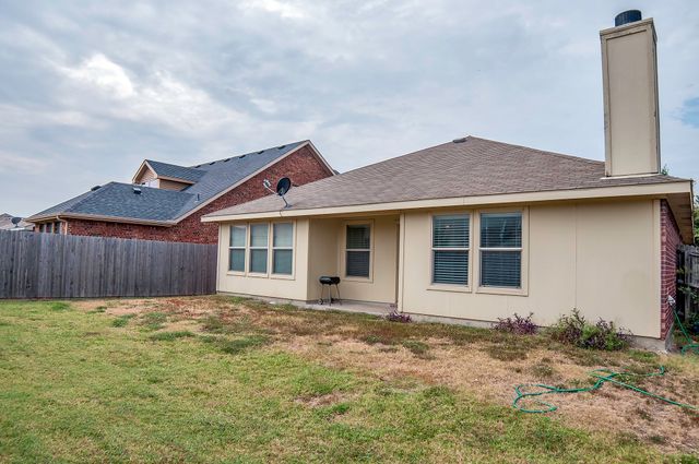 2016 Kings Forest Drive, Heartland, TX 75126