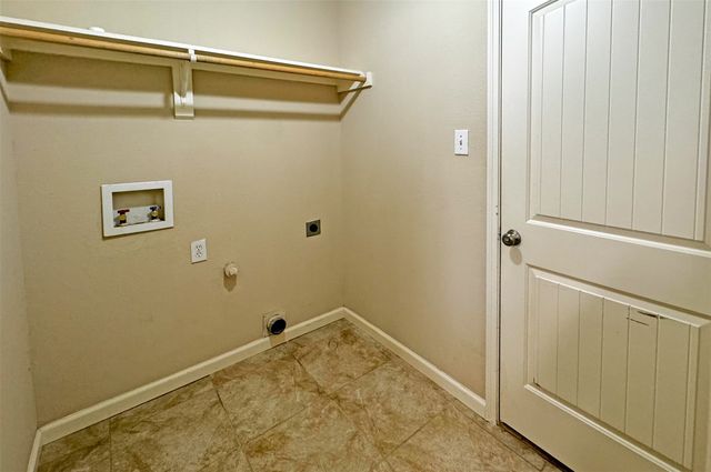 2016 Kings Forest Drive, Heartland, TX 75126