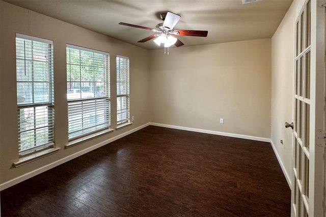 2016 Kings Forest Drive, Heartland, TX 75126