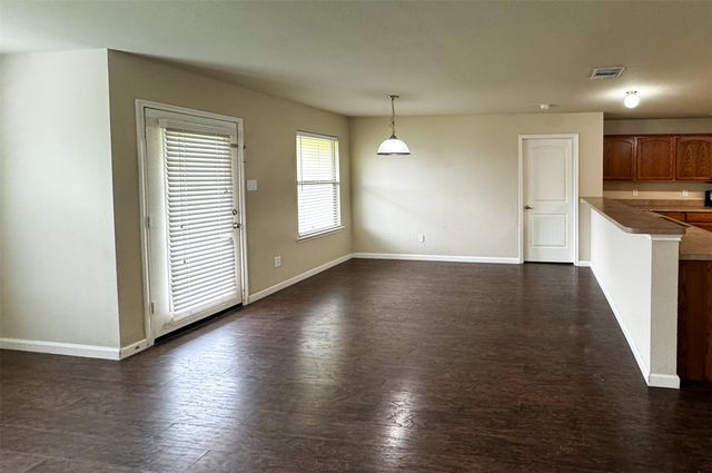 2016 Kings Forest Drive, Heartland, TX 75126