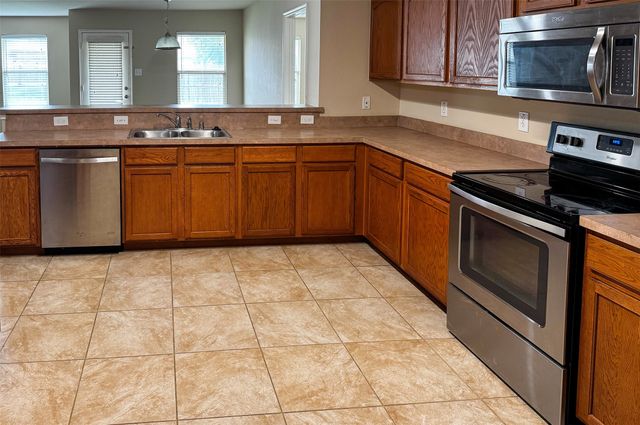 2016 Kings Forest Drive, Heartland, TX 75126