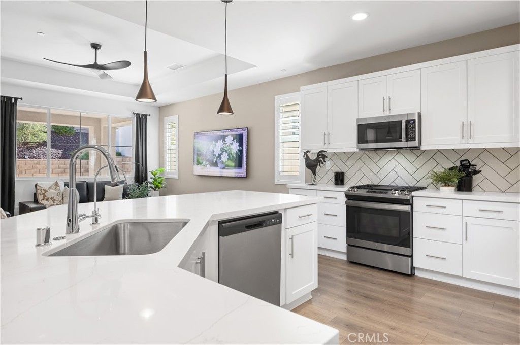 32105 Hyacinth Way, Temecula, CA 92591 — photo 5