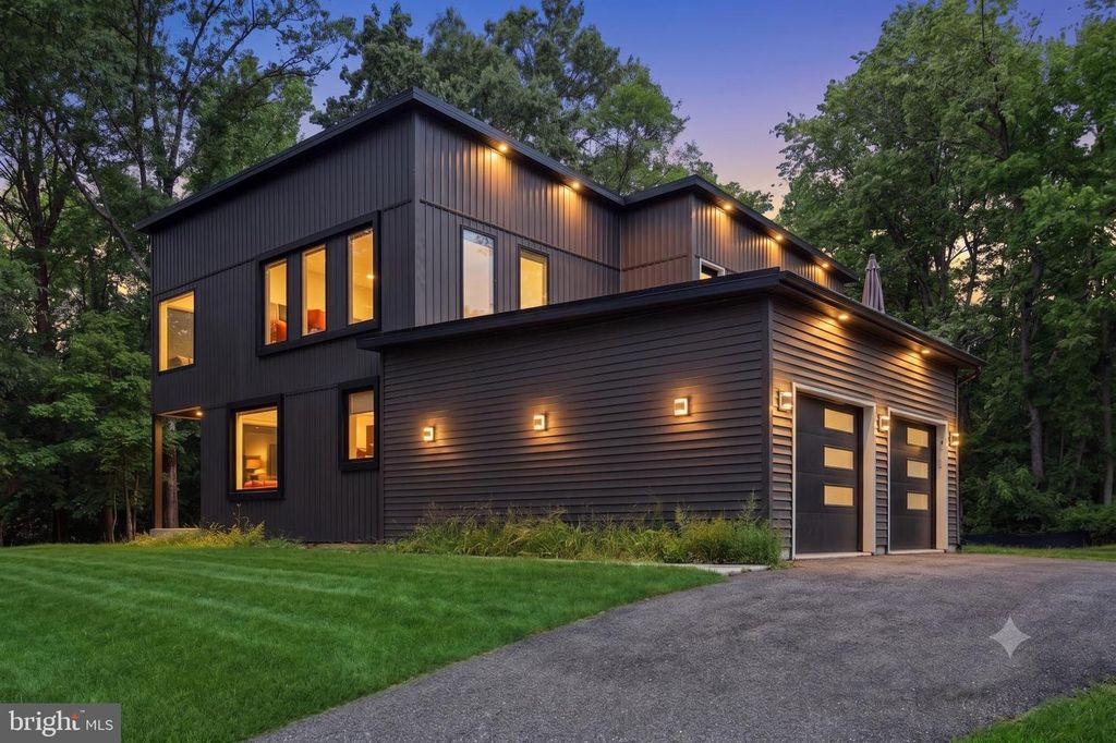 3249 ARUNDEL ON THE BAY RD, Annapolis, MD 21403