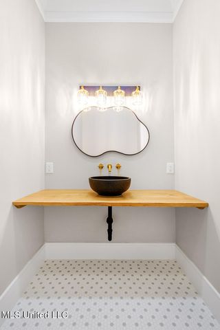 5 Hanging Oak Circle, Gulfport, MS 39507