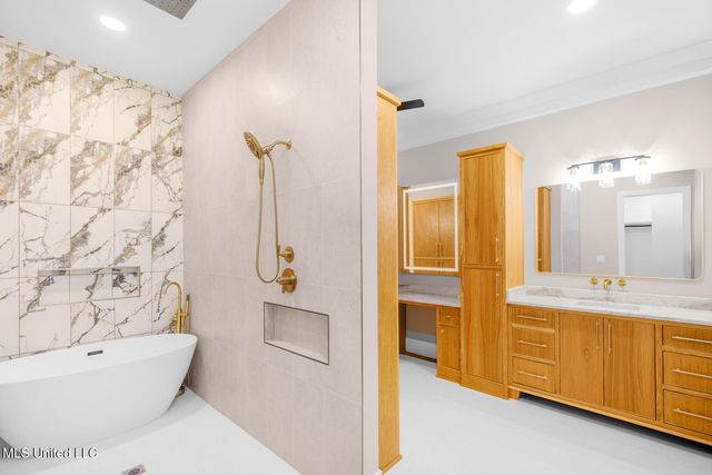 5 Hanging Oak Circle, Gulfport, MS 39507