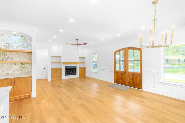 5 Hanging Oak Circle, Gulfport, MS 39507