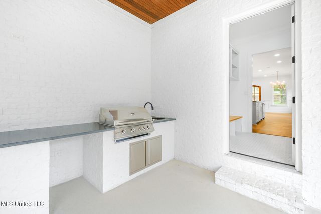 5 Hanging Oak Circle, Gulfport, MS 39507