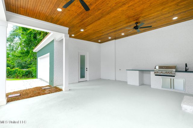 5 Hanging Oak Circle, Gulfport, MS 39507