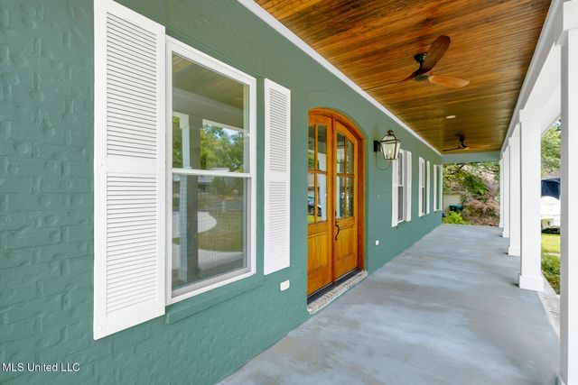 5 Hanging Oak Circle, Gulfport, MS 39507