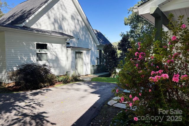 477 Probart Street, Brevard, NC 28712