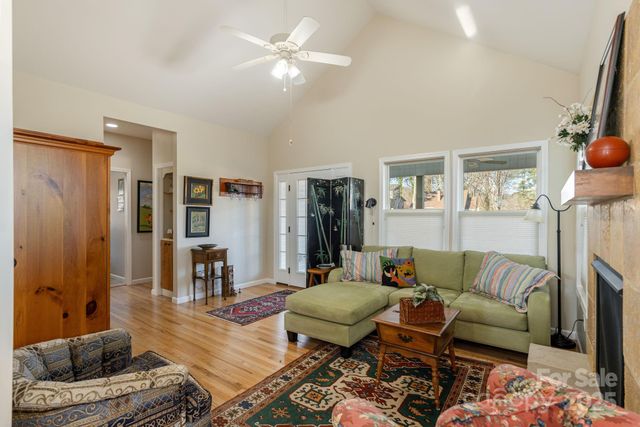 477 Probart Street, Brevard, NC 28712