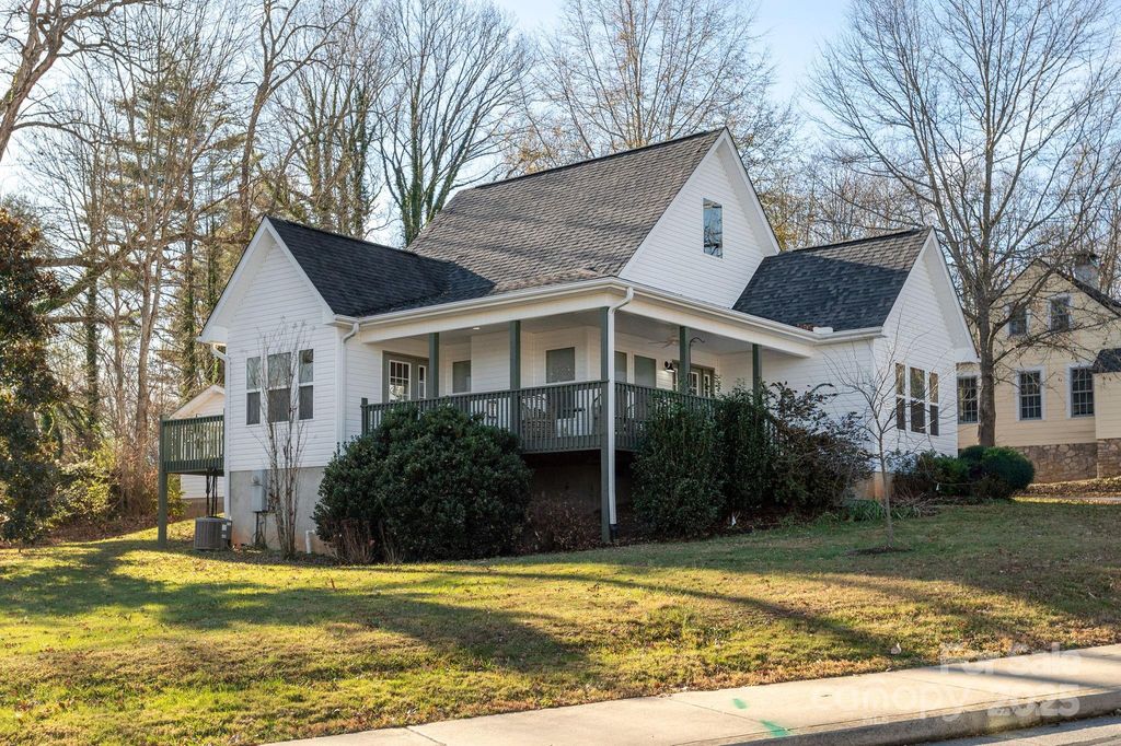 477 Probart Street, Brevard, NC 28712