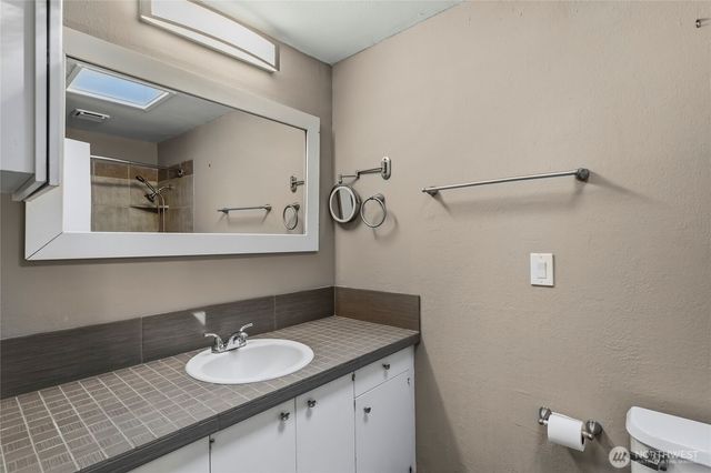 7211 44th Street W, University Place, WA 98466
