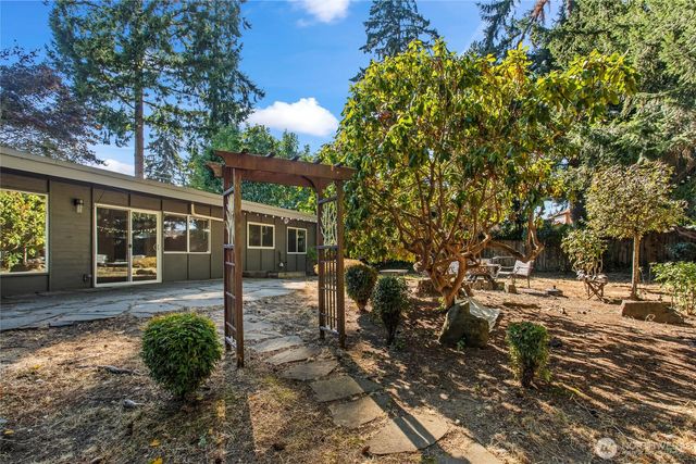 7211 44th Street W, University Place, WA 98466