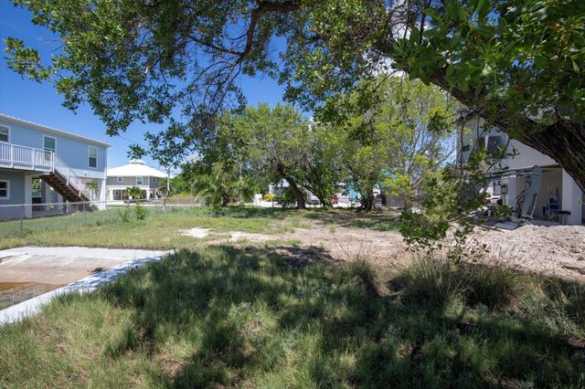 27398 Jamaica Lane, Ramrod Key, FL 33042