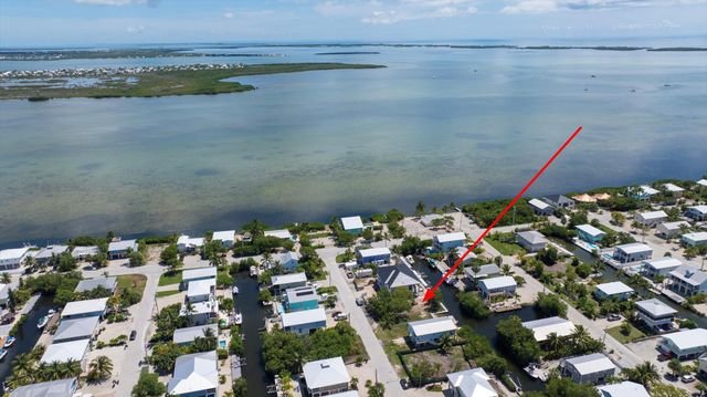 27398 Jamaica Lane, Ramrod Key, FL 33042