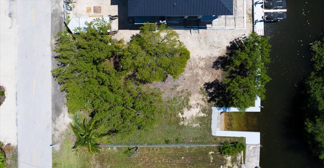 27398 Jamaica Lane, Ramrod Key, FL 33042