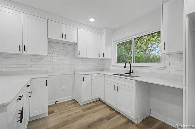 44150 S Umberland Circle, Canton, MI 48187