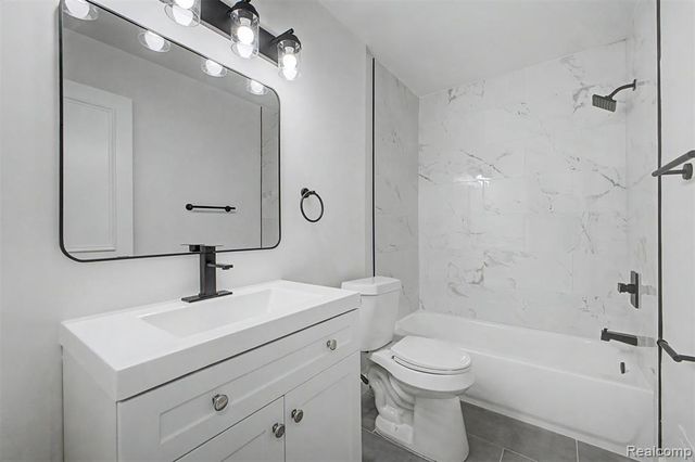 44150 S Umberland Circle, Canton, MI 48187