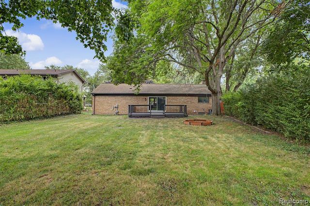 44150 S Umberland Circle, Canton, MI 48187