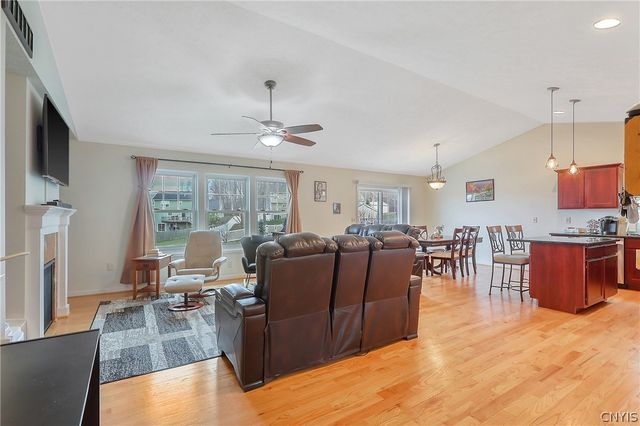 14 Laurens Way, Lysander, NY 13027