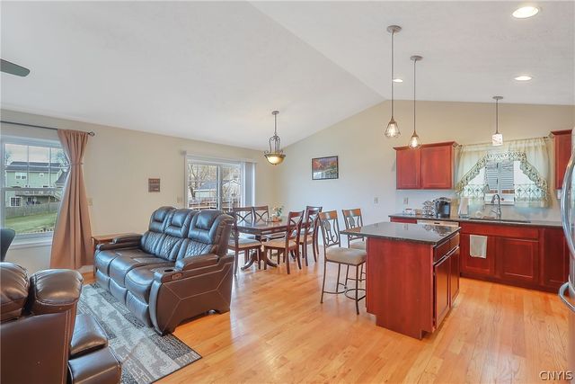 14 Laurens Way, Lysander, NY 13027