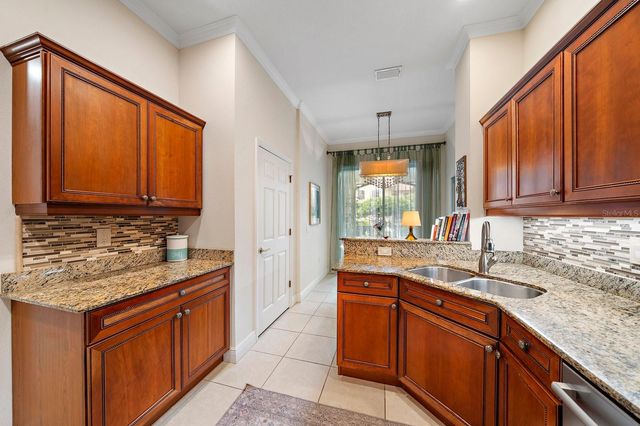 8406 MIRAMAR WAY 8406, Lakewood Ranch, FL 34202