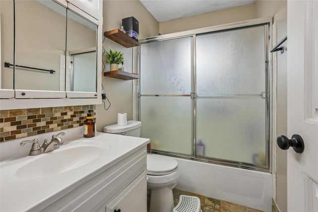 4901 Ash Drive, Pleasant Hill, IA 50327