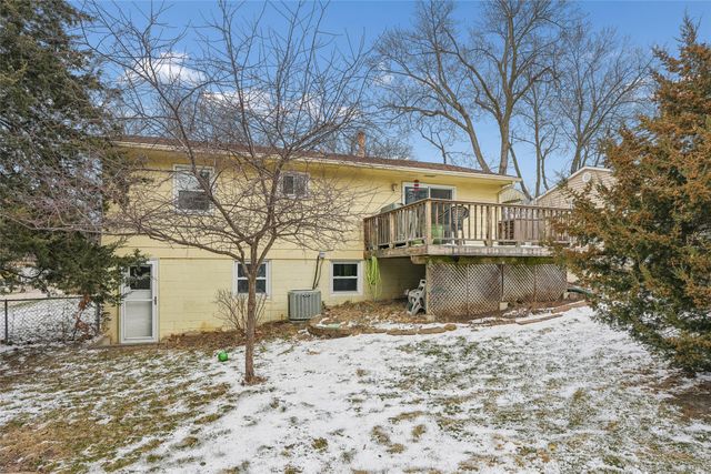 4901 Ash Drive, Pleasant Hill, IA 50327