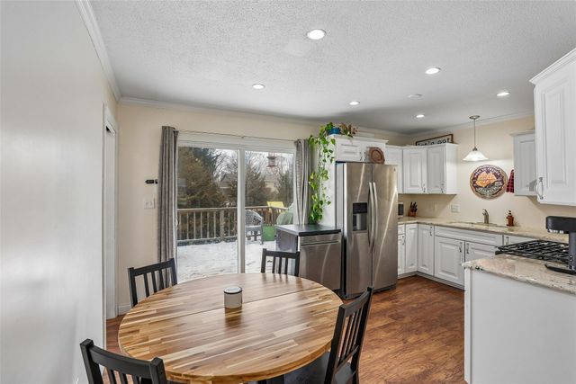 4901 Ash Drive, Pleasant Hill, IA 50327