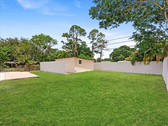 3856 Corrigan Court, Lake Worth Beach, FL 33461