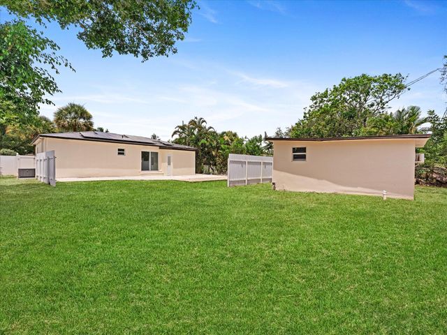 3856 Corrigan Court, Lake Worth Beach, FL 33461