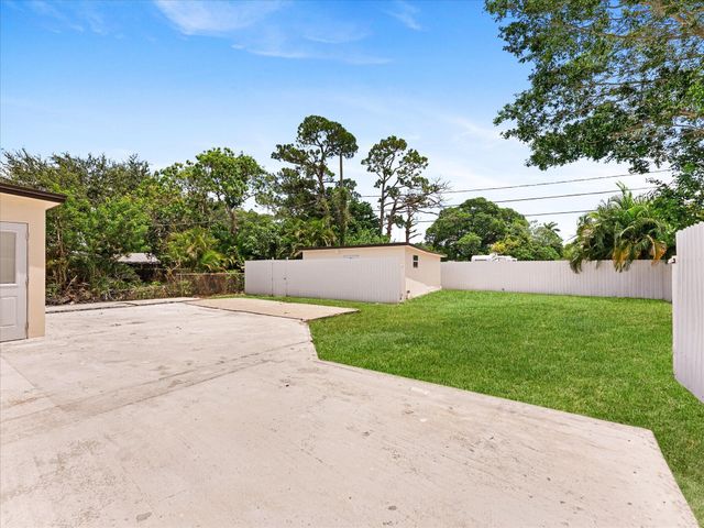 3856 Corrigan Court, Lake Worth Beach, FL 33461