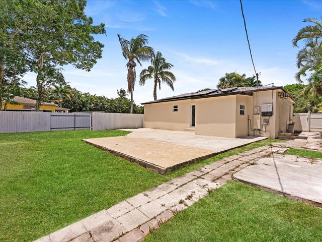 3856 Corrigan Court, Lake Worth Beach, FL 33461