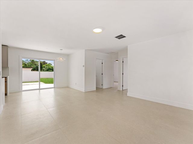 3856 Corrigan Court, Lake Worth Beach, FL 33461