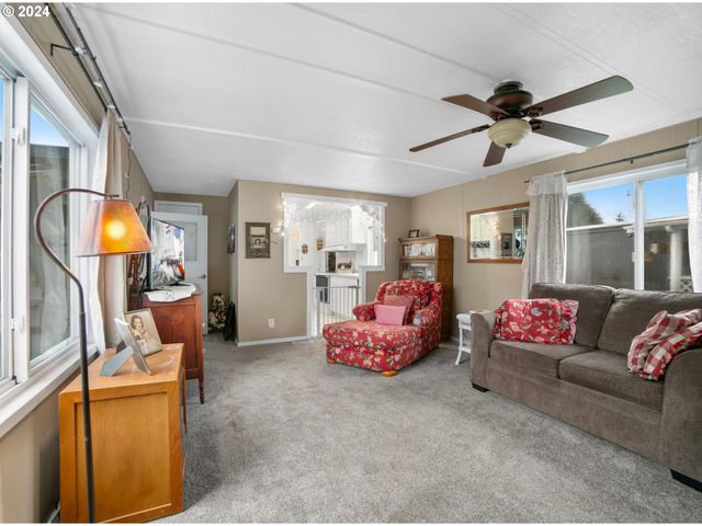 955 Ne MILL St, Waldport, OR 97394