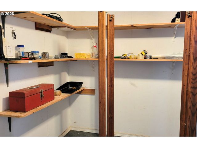 955 Ne MILL St, Waldport, OR 97394