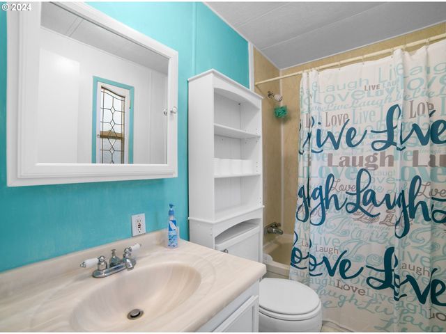 955 Ne MILL St, Waldport, OR 97394