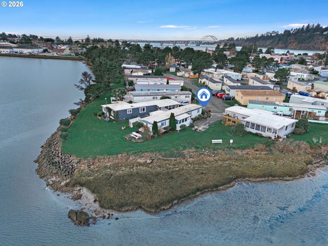 955 Ne MILL St, Waldport, OR 97394