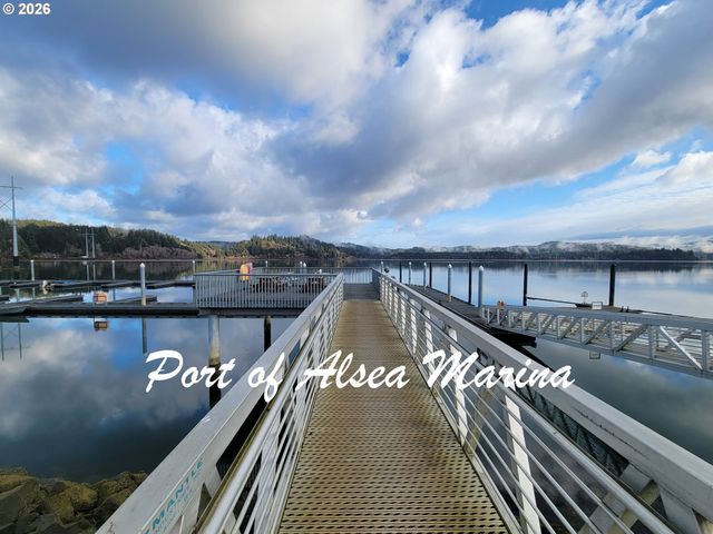 955 Ne MILL St, Waldport, OR 97394