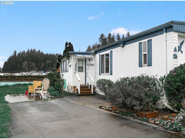 955 Ne MILL St, Waldport, OR 97394