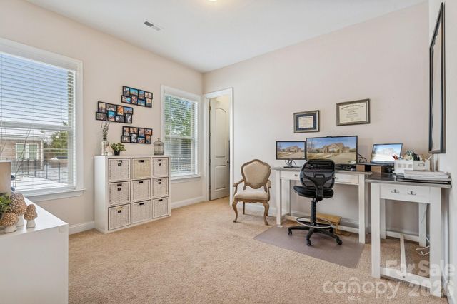 401 Hollyhock Drive, Matthews, NC 28104