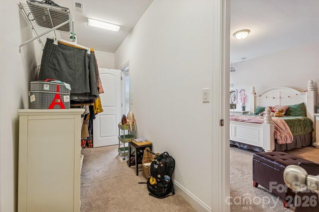 401 Hollyhock Drive, Matthews, NC 28104