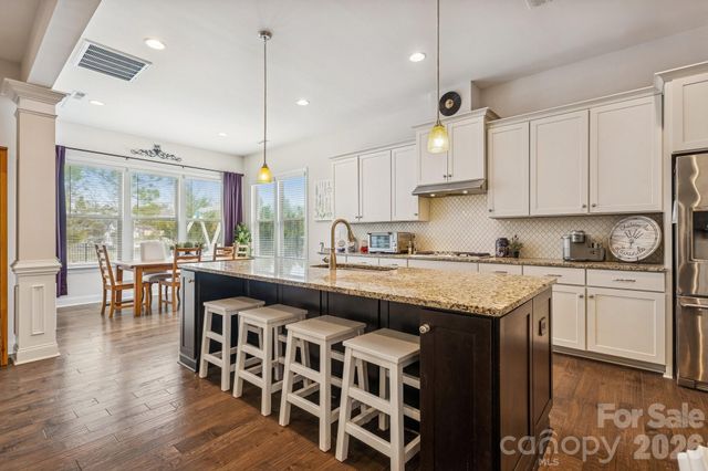 401 Hollyhock Drive, Matthews, NC 28104