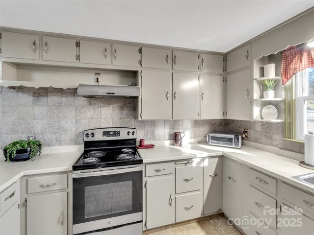 1254 Pisgah Drive, Canton, NC 28716