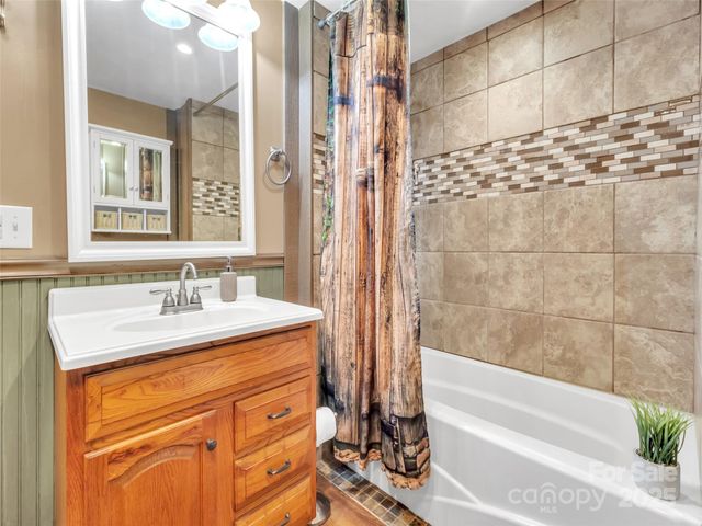 1254 Pisgah Drive, Canton, NC 28716